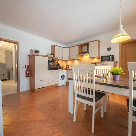 Aurora#1 Mit Grossem Garten Und Kamin דירה *